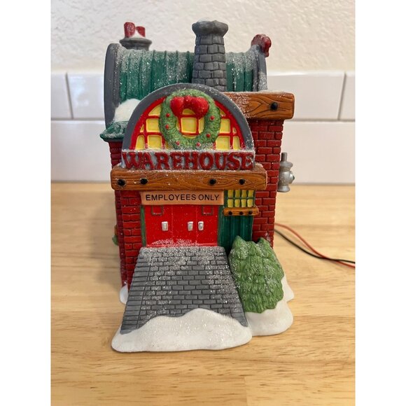 Department 56 North Pole Series "Loading The Sleigh" Loading Dock - Lights Work - Picture 4 of 7
